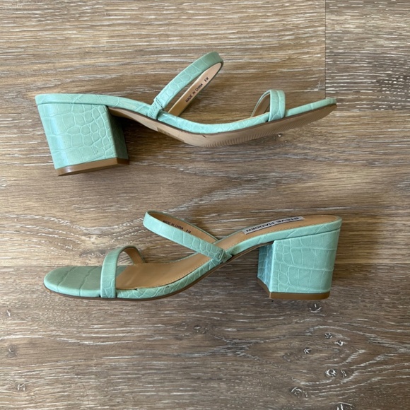 Steve Madden Issy Crock Embossed Block Heel Sandals Mint Green - Picture 6 of 9